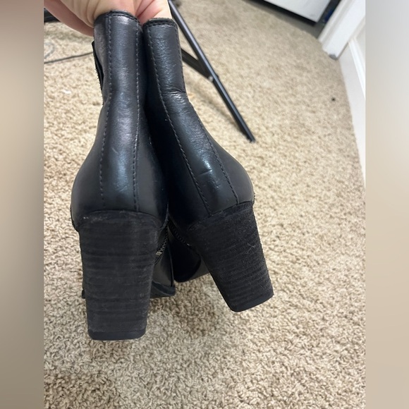 Frye Essa Seam Bootie Black Leather Western Almond Toe Ankle Zip Sz 6.5 - Picture 14 of 15